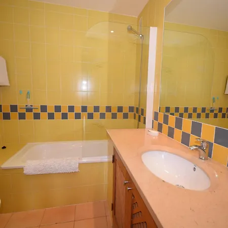 In With Stunning Sea Views 아파트 *