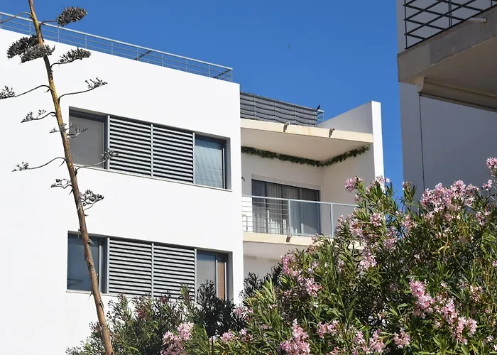 In With Stunning Sea Views * Lagos